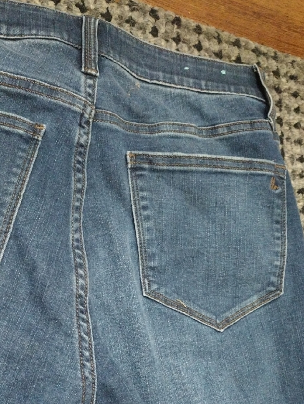 LuLaRoe Women's Dark Blue Distressed Stretchy Skinny Jeans - Picture 9 of 10